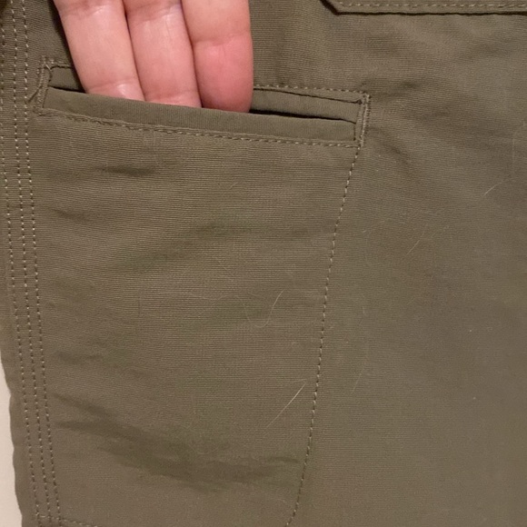 The North Face Shorts. Khaki Green. Size 38. Length: 20.5”. - Picture 6 of 7
